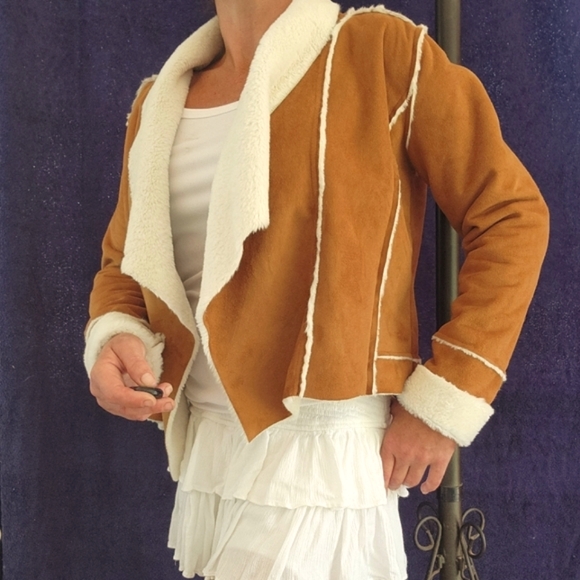 Chic faux sheepskin jacket - Picture 2 of 4